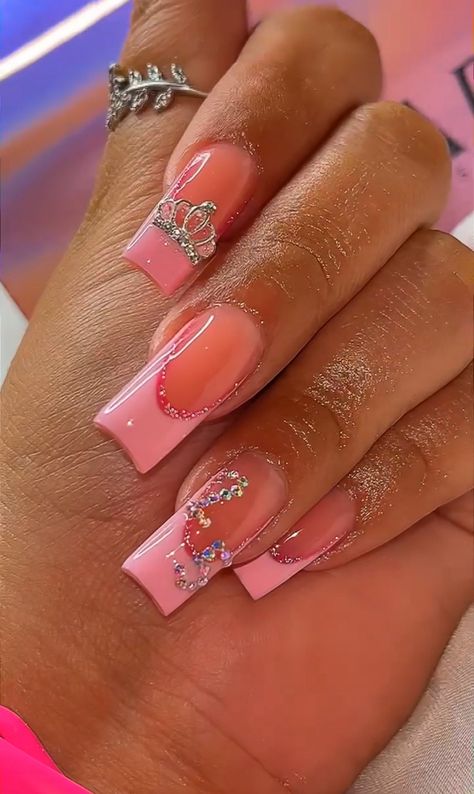 Juicy Couture themed birthday nails! #juicy Juicy Couture Party Theme, Juicy Couture Tattoo, Juicy Couture Nails, 23rd Birthday Nails, 22nd Birthday Nails, Juicy Couture Birthday, 20th Birthday Nails, 20 Birthday Nails, Juicy Nails