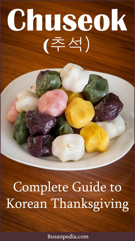 Completely Guide to Chuseok, Korean Thanksgiving Korean Thanksgiving, Asian Festival, Korean Holidays, Korean Rice Cake, Korean Rice, Korean Dishes, Long Holiday, Traditional Korean, Mid Autumn Festival