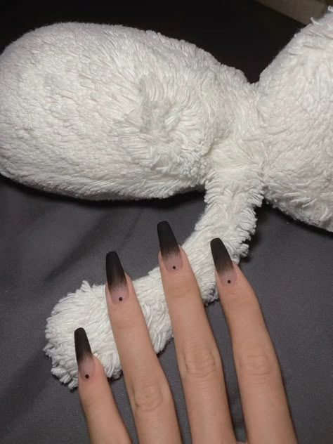 Simple Gradient Nails, Black Nails Gradient, Clear To Black Ombre Nails, Gradient Black Nails, Black Jelly Nails Aesthetic, Black To Grey Ombre Nails, Black Cloud Nails, Ombre Nails Gray, Black Ombre Nails Matte