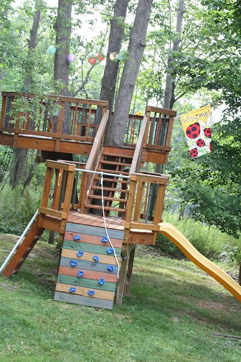 Simple Treehouse, Treehouse Plans, Diy Tree House, Backyard Treehouse, Playhouse Design, Tree House Ideas, Treehouse Ideas, Backyard Playset, Building A Treehouse