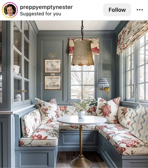 Breakfast Nook Against Wall, Classic Breakfast Nook, Built In Eating Nook, Art Deco Breakfast Nook, Eating Nook In Kitchen, Upholstered Breakfast Nook, Kitchen Corner Nook, Breakfast Nook In Kitchen, Dining Nook Ideas