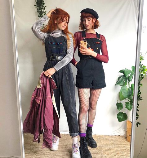 ☽ ✱ ✧ LIBBY ✱ ✧ ☼ on Instagram: “Dungarees appreciation post!!! Which looks do you prefer, 1 or 2? 🍁🍂🍁 - (My sister and me will be selling all of these pieces on our @depop…” Liberty Mai, Gala Fashion, Super Outfit, Look Retro, 90s Looks, 90s Outfit, Zooey Deschanel, Appreciation Post, Moda Vintage