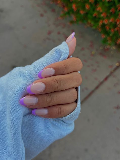 Purple French Almond Nails, Oval Purple French Tip Nails, Nails To Match A Purple Dress, Lilac Hoco Nails, Bright Purple French Tip Nails, Back To School Nail Inspo Acrylic, Bright Purple Nail Ideas, Cute Summer Nails Purple, Nails For Purple Dress Prom