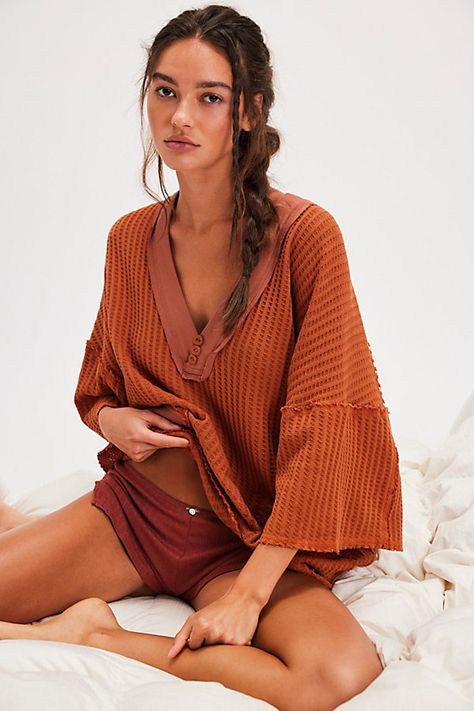 Free People Vibes, Free People Outfits Aesthetic, Trim Contrast, Free People Aesthetic, Comfy Fall Outfits, Free People Style, Dance School, People Happy, Winter Boho