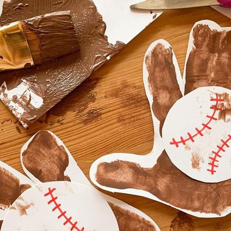 Sophia Gutierrez on Instagram: "Any baseball loving daddy’s out there? ⚾️🖐🏻 what a cute handprint keepsake for Father’s Day! 🎨paint your littles hand brown and press firmly on paper 🖐🏻Josie smushed and moved her fingers a tad while her hand was on the paper to make her fingers look wider like a baseball glove ✂️cut out those adorable lil’ baseball gloves when dry ⚾️cut out a white circle and use a red markers to draw in the stitching on the ball 🤎you can add a sweet message like “my dad’ Baseball Glove Handprint Craft, Sports Art For Infants, Baseball Art Preschool, Baseball Art For Toddlers, Preschool Baseball Crafts, Baseball Crafts For Toddlers, Baseball Handprint Craft, Baseball Arts And Crafts, Sport Crafts For Toddlers