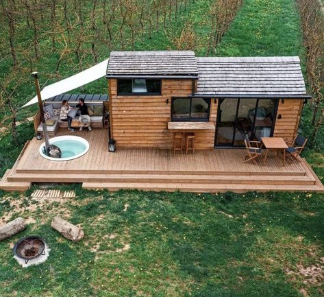 Tiny House With Hot Tub, Small Condo Decorating, Tiny House Village, Tiny House Exterior, Tiny House Interior Design, Tiny House Inspiration, Micro House, House Deck, Tiny Cabin