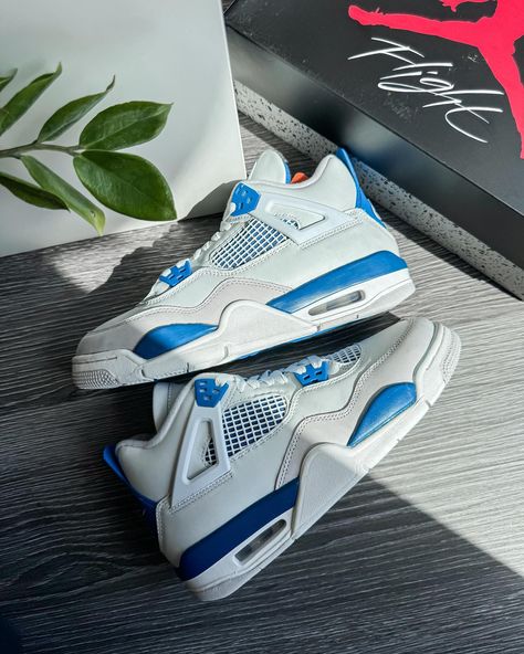 Jordan 4s Blue, Girlfriend Duties, Jordan 4 Blue, Casual Shoes Women Sneakers, Blue Jordans, Neutral Shoes, Jordan 4s, All Nike Shoes, Nike Jordan Retro