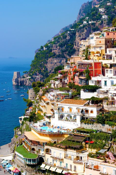 Amalfi Coast Travel Through Europe, Best Of Italy, Positano Italy, Voyage Europe, Perfect Itinerary, Destination Voyage, Southern Italy, Italy Vacation, Europe Travel Tips