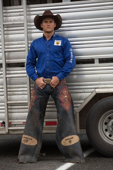 America's Most Wanted Cowboy! Get the look with Bullet Blues Jeans Made in USA https://bulletbluesca.com #cowboy #denim #ScottEaswood Luke Collins, The Last Ride, Rodeo Cowboys, The Longest Ride, Scott Eastwood, Wilde Westen, Looks Country, Estilo Country