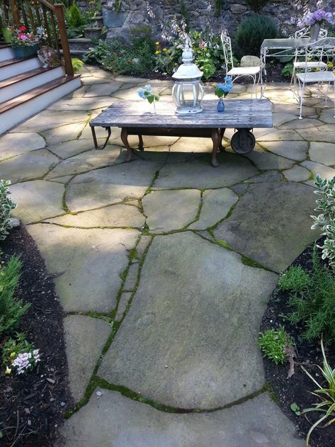 Fieldstone Wall, Rock Patio, Backyards Ideas, Cottage Backyard, Backyard Renovation, Slate Patio, Garden Nook, Bluestone Patio, Stone Patio