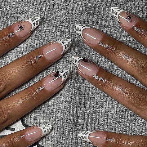 Spider Web Nail Art, Web Nail Art, Ongles Nails, White Nail Polish, Acrylic Nails Coffin Pink, Black Nail Designs, Halloween Nail Designs, Halloween Nail, Halloween Nail Art