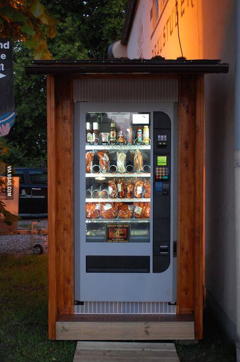 9GAG - My city now owns a 24/7 fresh meat BBQ vending machine! Futuristic Vending Machine, Kiosk Machine, Product Vending Machine, Beer Vending Machine, Vending Machine Vintage, Vending Machine Design, Meat Bbq, Asian Vending Machine, Vending Machine Business