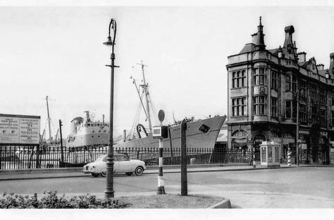 Princess dock, Kingston Upon Hull. Hull Docks, Yorkshire City, Hull England, Kingston Upon Hull, Hull City, East Yorkshire, Uk City, Shopping Centre, The Old Days