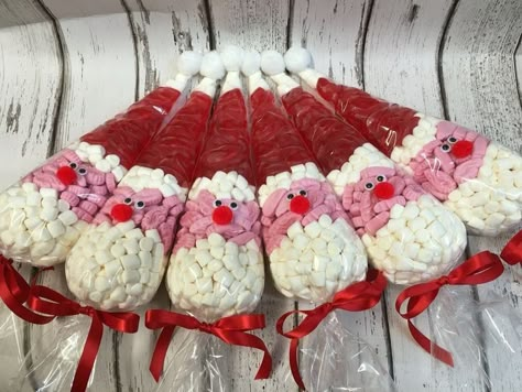 Christmas Sweet Cones, Cone Ideas, Sweetie Cones, Christmas Fair Ideas, Christmas Craft Fair, Christmas Crafts For Kids To Make, Sweet Cones, Christmas Hamper, Santa Clause