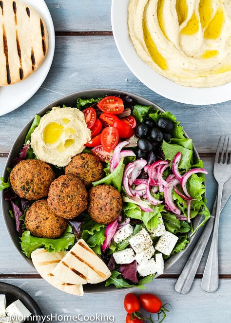 Hummus Ideas, Hummus Salad, Falafel Salad, Plats Healthy, Falafel Recipe, Healthy Bowls, Buddha Bowls, Buddha Bowl, Salad Bowl