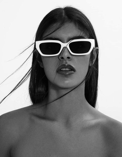 Sunglasses Editorial Fashion Photography, Glasses Photoshoot Ideas, Sunglasses Photoshoot Photo Ideas, Glasses Photoshoot, Sunglasses Photoshoot, Sunglasses Portrait, Sunglasses Selfie, Sunglass Photoshoot, White Shirt With Tie