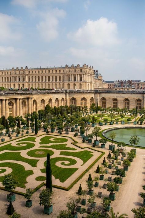 Versailles Aesthetic, Versailles Gardens, Castles To Visit, Versailles Garden, Chateau Versailles, Versailles France, Castle Aesthetic, Orange Grove, Palace Garden