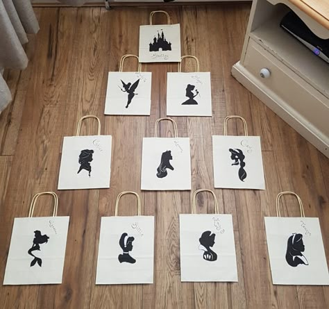 Disney hen party bags #disney #paris #hen #party Bachelorette Party Favors Disney, Disney Hens Party, Disneyland Hen Party, Disney Hen Do Ideas, Disneyland Paris Hen Party, Disneyland Bachelorette Party Ideas, Disney Hen Do, Disney Hen Party, Disney Theme Bachelorette