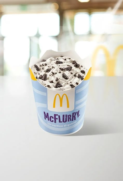 McFlurry Oreo Mcflurry Oreo Aesthetic, Mcdonalds Oreo Mcflurry, Ice Cream Mcd, Oreo Mcflurry, Mcdonalds Mcflurry, Mcdonalds Ice Cream, Mcdonalds Recipes, Oreo Donuts, 90s Food