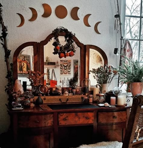 Witchy House Decor Diy, Lunar Altar, Wiccan Designs, Hearth Witch, Witchy Bedroom, Chicago Bungalow, Witchy Cottage, Lunar Witch, Casa Hobbit