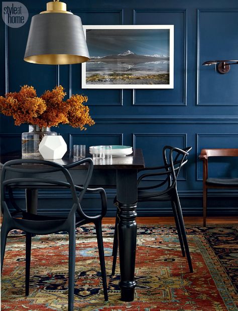 Exchange ideas and find inspiration on interior decor and design tips, home organization ideas, decorating on a budget, decor trends, and more. Blue Dining Room, Dark Dining Room, Hacks Ikea, Easy Ikea Hack, Dining Room Blue, Gold Pendant Lighting, Dining Room Style, Décor Boho, Blue Rooms