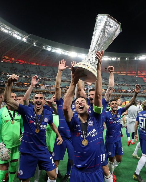 Champions League Trophy Wallpaper, Chelsea Fc Team, Chelsea Premier League, Chelsea Super Cup 2021, Real Madrid Champions League, Chelsea Team, Chelsea Football Team, Chelsea Wallpapers, Chelsea 2012 Champions League