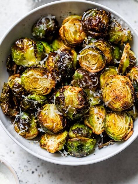 Air Fryer Brussels Sprouts – Well Plated by Erin Air Fryer Brussels Sprouts, Lemon Shrimp Pasta, 40 Aprons, Oven Baked Bacon, Roasted Sprouts, Sprout Recipes, Brussels Sprouts Recipe, Skinny Taste Recipes, Baked Chicken Breast