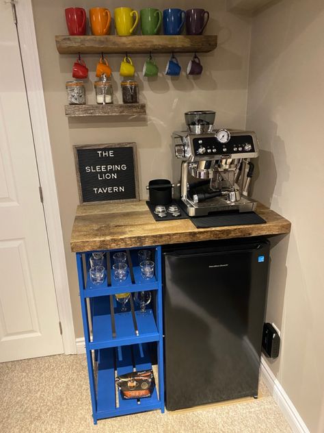 Kitchenette Coffee Bar, Bunkie Kitchenette, Mini Fridge Snack Station, Basement Snack Bar, Coffee Bar With Mini Fridge, Drink Corner, Mini Fridge Bar, Mini Cafeteria, Bar Corner