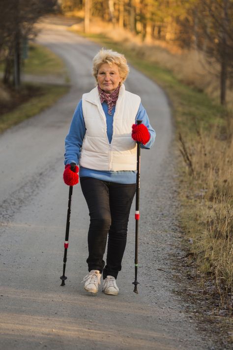 Health Benefits Of Nordic Walking (Using Poles) Nordic Walking Poles, Leslie Sansone, Walking Poles, Trainers Outfit, Benefits Of Walking, Calories Burned, Shape Magazine, Nordic Walking, Walking Exercise