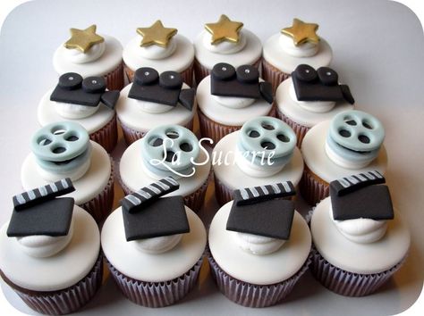 1000+ ideas about Movie Cupcakes on Pinterest | Cupcake, Movie ... Hollywood Theme Party Food, Circus Theme Cupcakes, Banquet Themes, Hollywood Cake, Movie Cupcakes, Camera Cake, Popcorn Cupcakes, Hollywood Birthday Parties, Oscars Party Ideas