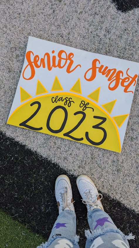 Senior Spirit Shirts, Senior Sunrise Posters 2024, Senior Sunrise Signs, Senior Sunset Shirts, Senior Sunrise Poster Ideas, Senior Sunset Ideas, Senior Signs Posters, Senior Sunrise Shirts, Senior Sunset Posters