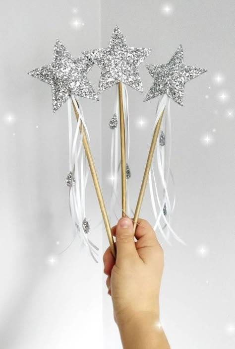 Star Wand Diy, Glitter Falling, Glitter Wand, Wedding Wand, Fairy Glitter, Flower Girl Wand, Silver Fairy, Up Cosplay, Mini Bunting