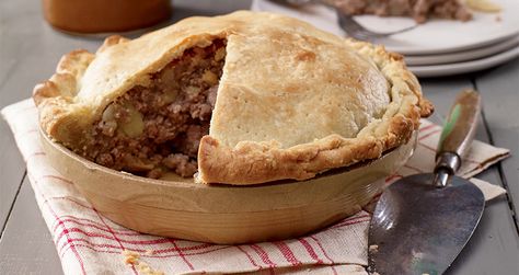 This French Canadian Pork Pie is simple, cozy, and flavorful, and a great way to make use of leftover mashed potatoes. French Meat Pie, Pork Pie Recipe, Meat Pie Recipe, Food Contest, Pot Pies Recipes, Canadian Food, Pork Pie, Meat Pie, Savory Pie