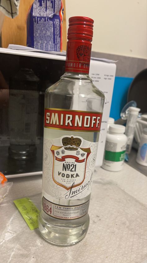 Smirnoff Vodka Aesthetic, Smirnoff Vodka Drinks, Alchole Bottle Snap, Smirnoff Aesthetic, Alchole Bottle Aesthetic, Vodka Tumblr, Vodka Snap, Alcoholic Aesthetic, Vodka Aesthetic