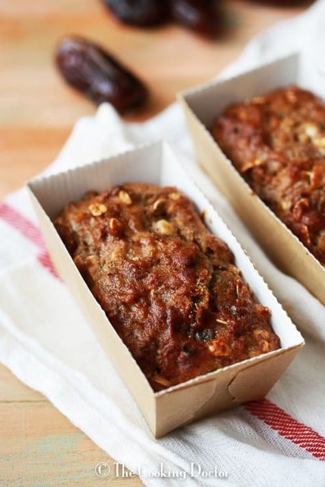 Walnut Loaf Recipe, Tin Cakes, Date And Walnut Loaf, Date And Walnut, Date Bread, Date And Walnut Cake, Walnut Loaf, Date Nut Bread, Mini Loaves