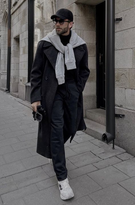 Men Paris Outfit Winter, Winter Paris Outfits, Old Money Outfits Men Winter, Paris Winter Outfit, Office Old Money, Winter Outfits For Men, Winter Style Guide, Old Money Fashion, Ny Outfits