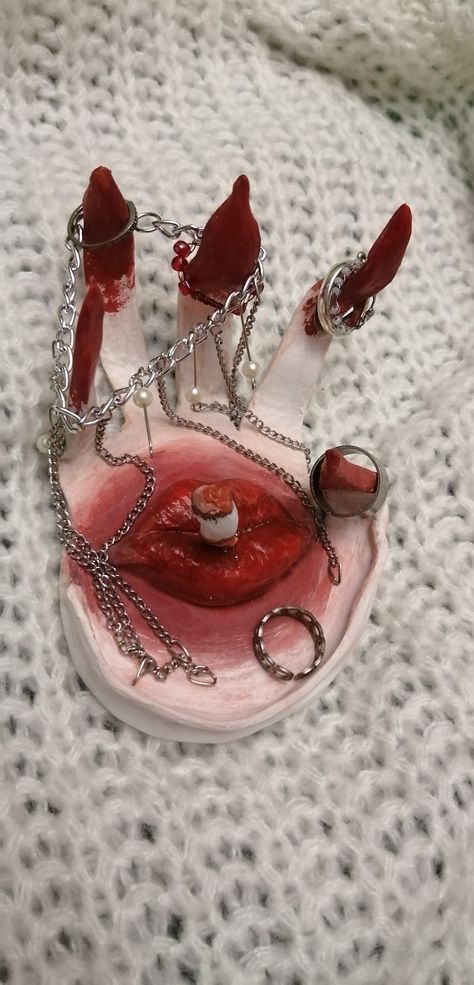 Grunge Ceramic Art, Clay Ideas Grunge, Grunge Pottery, Goth Clay Ideas, Grunge Clay Ideas, Gothic Clay Ideas, Goth Clay Projects, Creepy Clay Art, Soap Sculpture