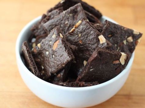 How to Make Crispy, Crunchy, Totally Addictive Gluten-Free Brownie Brittle | Serious Eats Brownies Crispy, Brownie Brittle Recipe, Brownie Brittle, Serious Eats Recipes, Brittle Recipes, Crispy Cookies, Gluten Free Brownies, Gf Desserts, Domestic Goddess