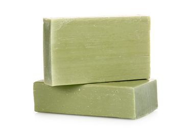 Olive Soap Recipe, Olive Oil Soap Benefits, Moisturizing Soap Recipe, Olive Oil Soap Recipe, Diy Olive Oil, Olive Oil Skin, Diy Soap Recipe, Handmade Soap Recipes, Olive Oil Recipes