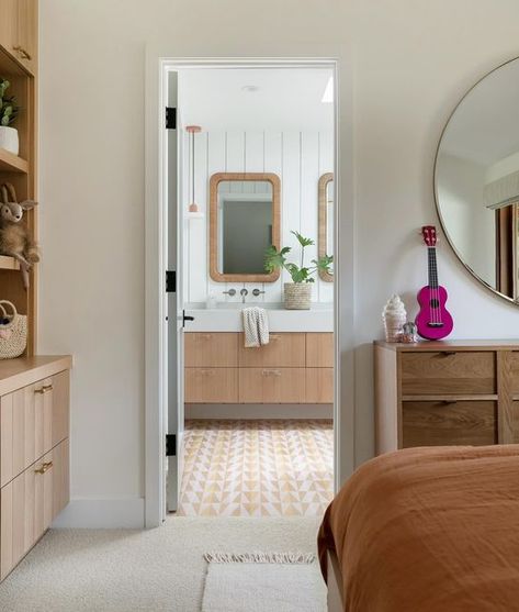 Raili Clasen | Raili CA Design on Instagram: "This little lady very much wanted to style her own shelves, nightstands and dresser. The pink guitar sold me! I’ve already put a call into her agent for first crack as an intern! 😜#railicadesign @austarchitect @showalterconstruction 📸 @ryangarvin and styling collab #bettyboo x @erikkennethstaalberg @housebeautiful" Surfer Home, Raili Clasen, Style Collab, Pink Guitar, Surf Style, A Call, The Pink, Beautiful Homes, Dresser