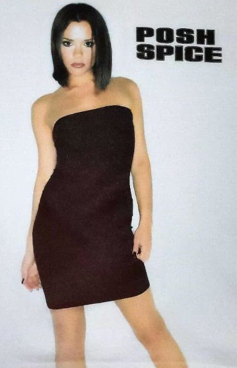 Victoria Beckham Posh Spice, Posh Spice Black Dress, Posh Spice 90s Outfit, Posh Spice Halloween Costume, Famous People Halloween Costumes, Victoria Beckham Costume, Posh Spice 90s, Posh Spice Outfit, Posh Spice Costume