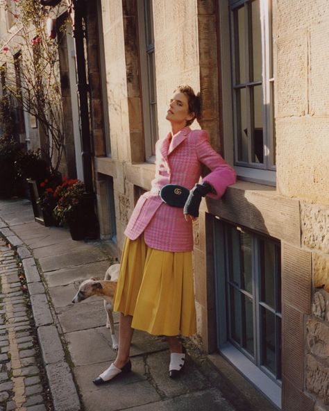 Stella Tennant F3ndi Daily Street Style, Stella Tennant, Fendi Shoes, Urban Chic, The Times, Famous Brands, Fashion 2017, Modern Fashion, Manolo Blahnik