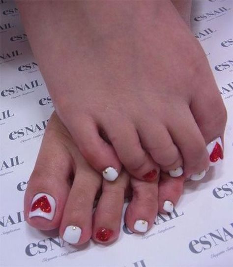 red white nails idea Red Pedicure, Pretty Toe Nails, Valentine Nail Art, Pedicure Designs, Cute Nail Art Designs, Nail Designs Valentines, Toe Nail Designs, Pedicure Nail Art, Nail Polish Designs