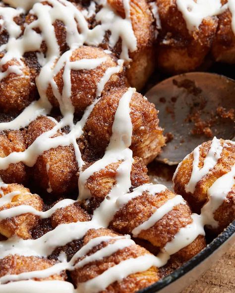 Easy Dutch Oven Monkey Bread - Bites with Bri Cinnamon Bread Dutch Oven, Dutch Oven Monkey Bread, Monkey Bread Dutch Oven, Campfire Bread Dutch Ovens, Campfire Monkey Bread, Dutch Oven Monkey Bread Camping, Dutch Oven Bread Campfire, Pillsbury Biscuits, Dutch Oven Camping