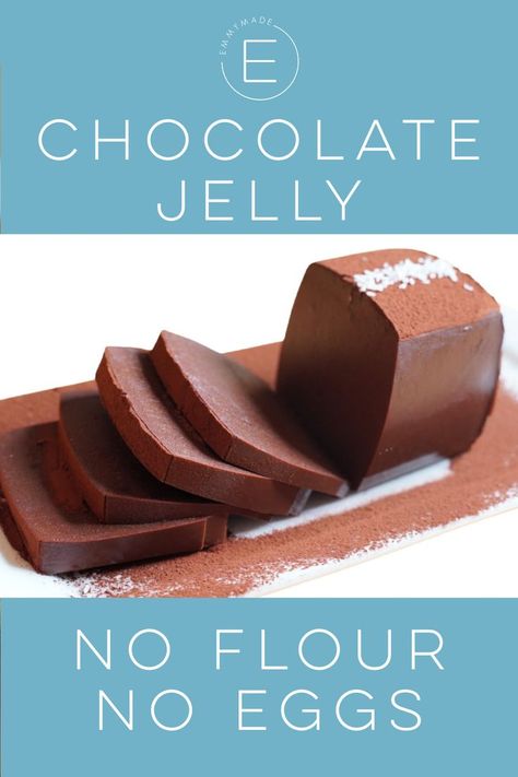 A sliced dark chocolate jelly dusted with cocoa powder and coconut. Jello Pudding Desserts, Dark Chocolate Desserts, Milk Jelly, Chocolate Jelly, Jelly Desserts, Jelly Cake, Jello Recipes, Jelly Recipes, Food Test