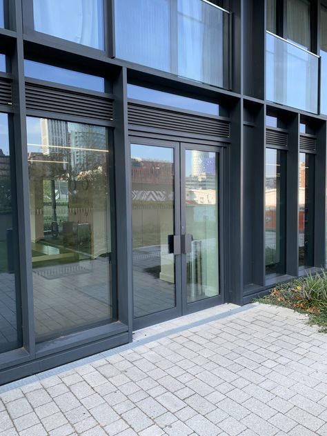 Big Glass Doors Entrance, Glass Door Design, Glass Facade, Wal Paper, Hotel Entrance, Glass And Aluminium, Front Entrance, Glass Facades, Aluminium Doors