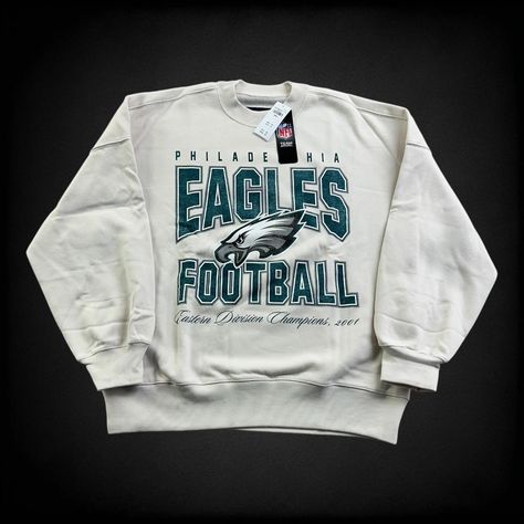 2001 Philadelphia Eagles Eastern Division Champions crewneck sweatshirt ! Brand new with tags! Have every size ! Ships next day !  

#NFL #Eagles #football #kellygreen #sports