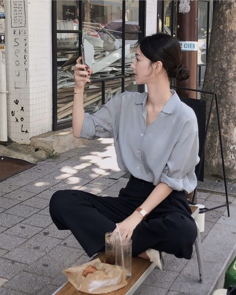 Korean Office Style Work Outfits, Summer Mute Outfit, Summer Mute Fashion, Korean Office Look, Working Woman Aesthetic, Korean Office Outfit, Japan Outfit Ideas, 대학생 스타일, Korean Outfits Men