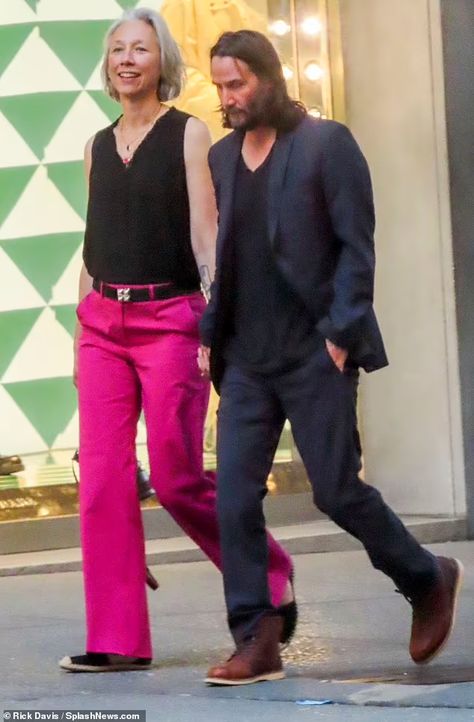 Keanu Reeves Jennifer Syme, Keanu Reeves Alexandra Grant, Keanu Reeves Girlfriend, Jennifer Syme, Keanu Reeves News, Alexandra Grant, Keanu Charles Reeves, Hold Hands, Looking Dapper