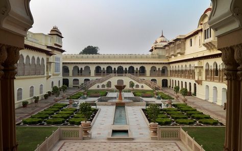 Rambagh Palace #JaipurRajasthan #India #Luxury #Travel #Hotels #RambaghPalace Rambagh Palace, Indian Garden, India Architecture, Mughal Architecture, Heritage Hotel, Stately Homes, Palace Garden, Manor Houses, Indian Architecture